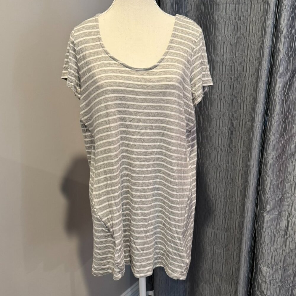 A Pea in the Pod Women's Nursing Top Zip Sides Light Gray & White Stripes Size L